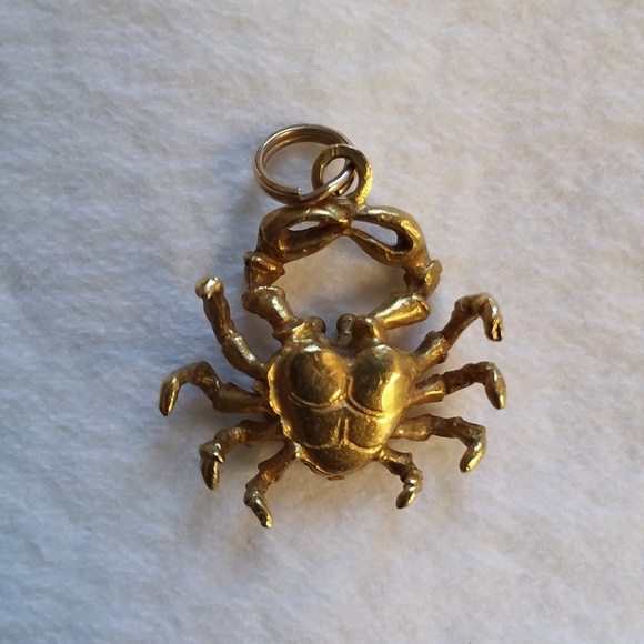 Crab Charm 1" For Necklace - Picture 2 of 4